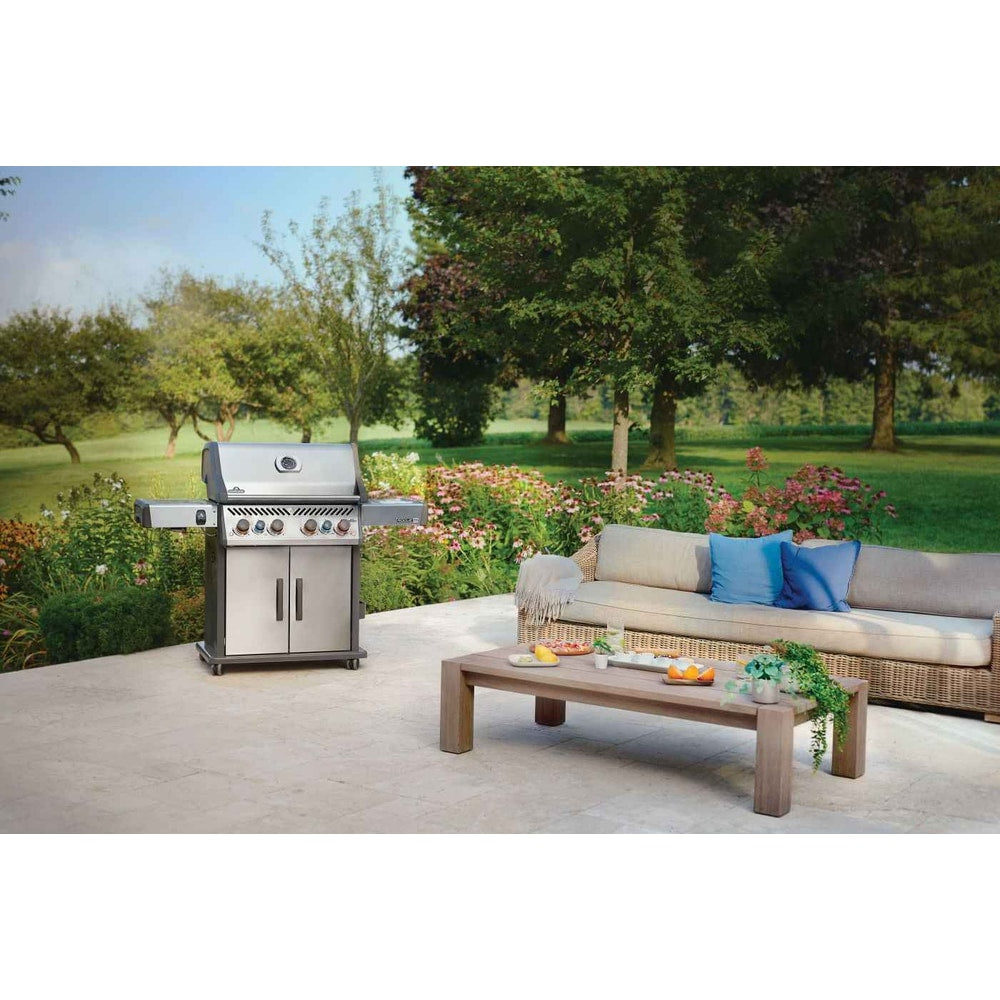 Patio Elegance Gas Grill Rogue PRO‑S 525 RSIB with Infrared Side and Rear Burners